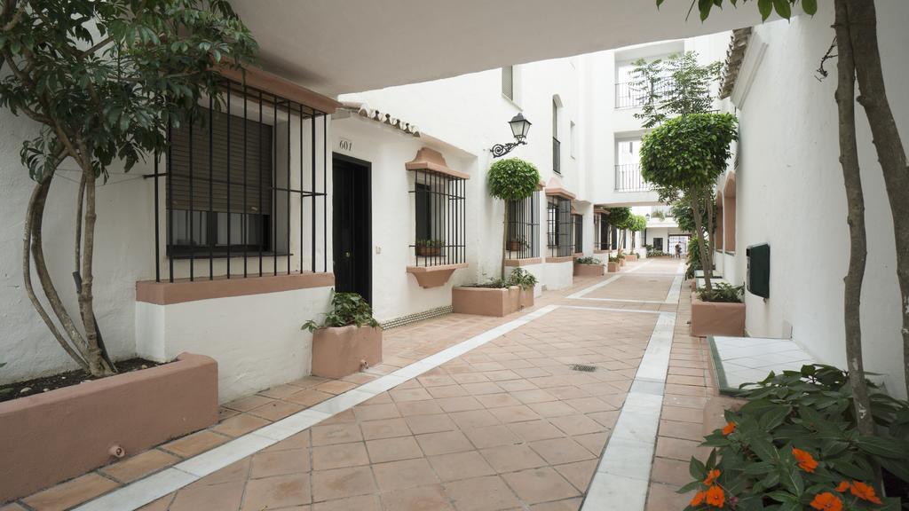 Club Jardines Del Puerto Apartment Marbella Bagian luar foto