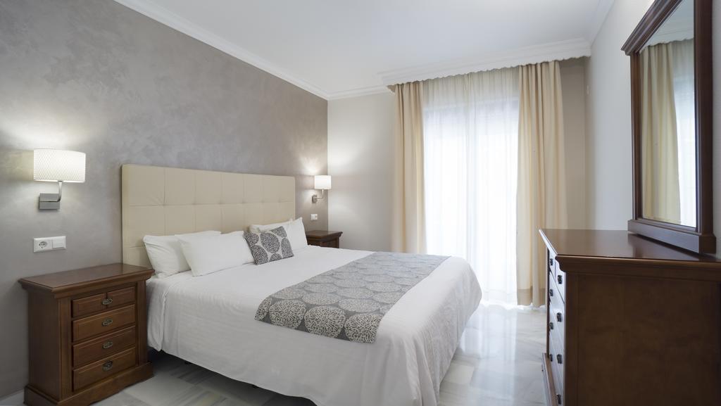 Club Jardines Del Puerto Apartment Marbella Bagian luar foto