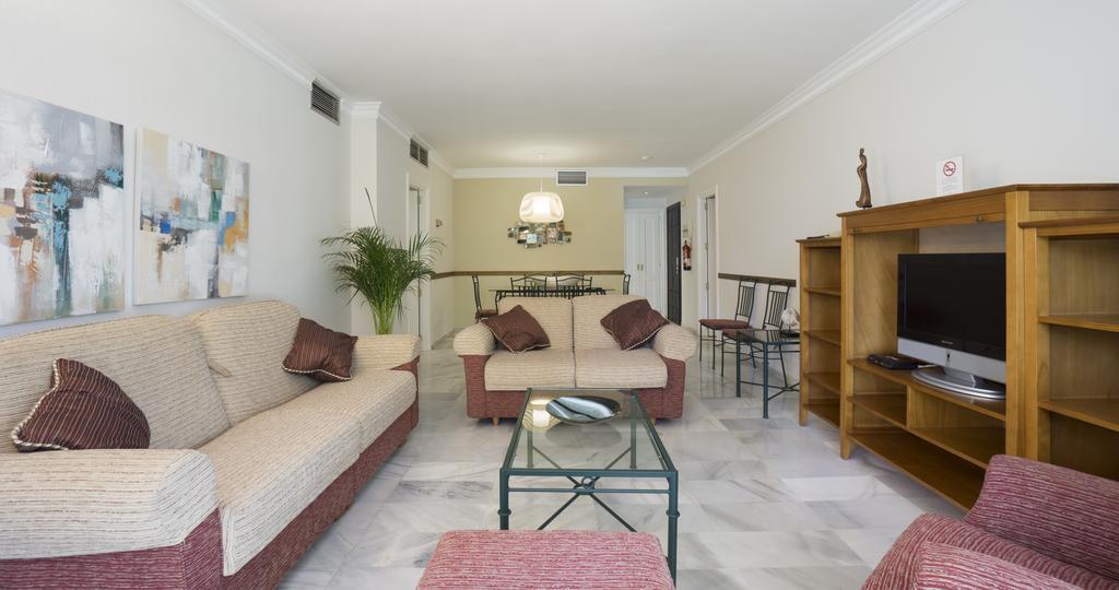 Club Jardines Del Puerto Apartment Marbella Bagian luar foto