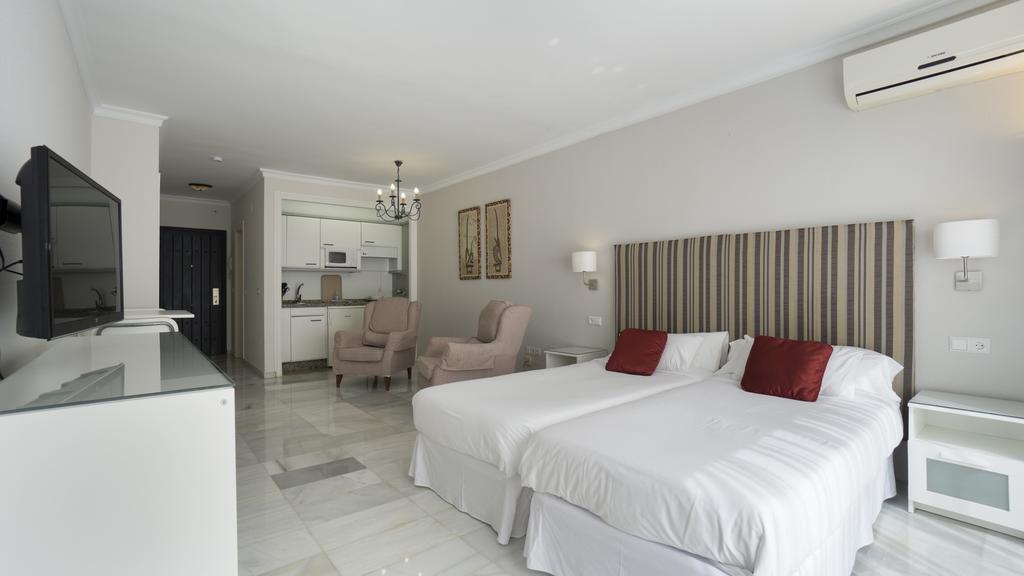 Club Jardines Del Puerto Apartment Marbella Bagian luar foto