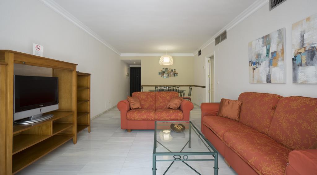 Club Jardines Del Puerto Apartment Marbella Bagian luar foto