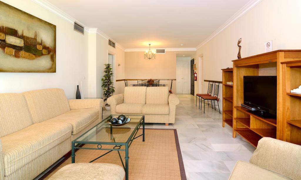 Club Jardines Del Puerto Apartment Marbella Bagian luar foto
